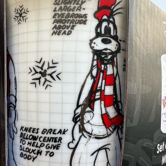 DISNEY set of 4 mugs, MICKEY HOLIDAY SKETCHBOOK . - Picture 5 of 12